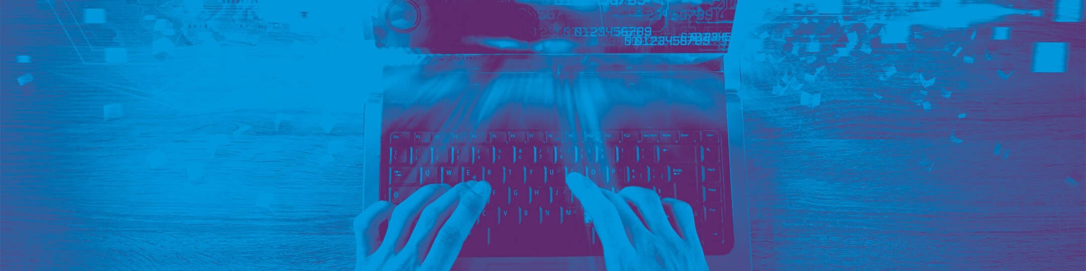 Eine Person tippt auf einem Laptop, während digitale Daten und Zahlen auf dem Bildschirm erscheinen.