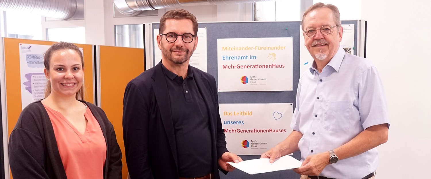 Spendenuebergabe der protestantische Kirchenstiftung